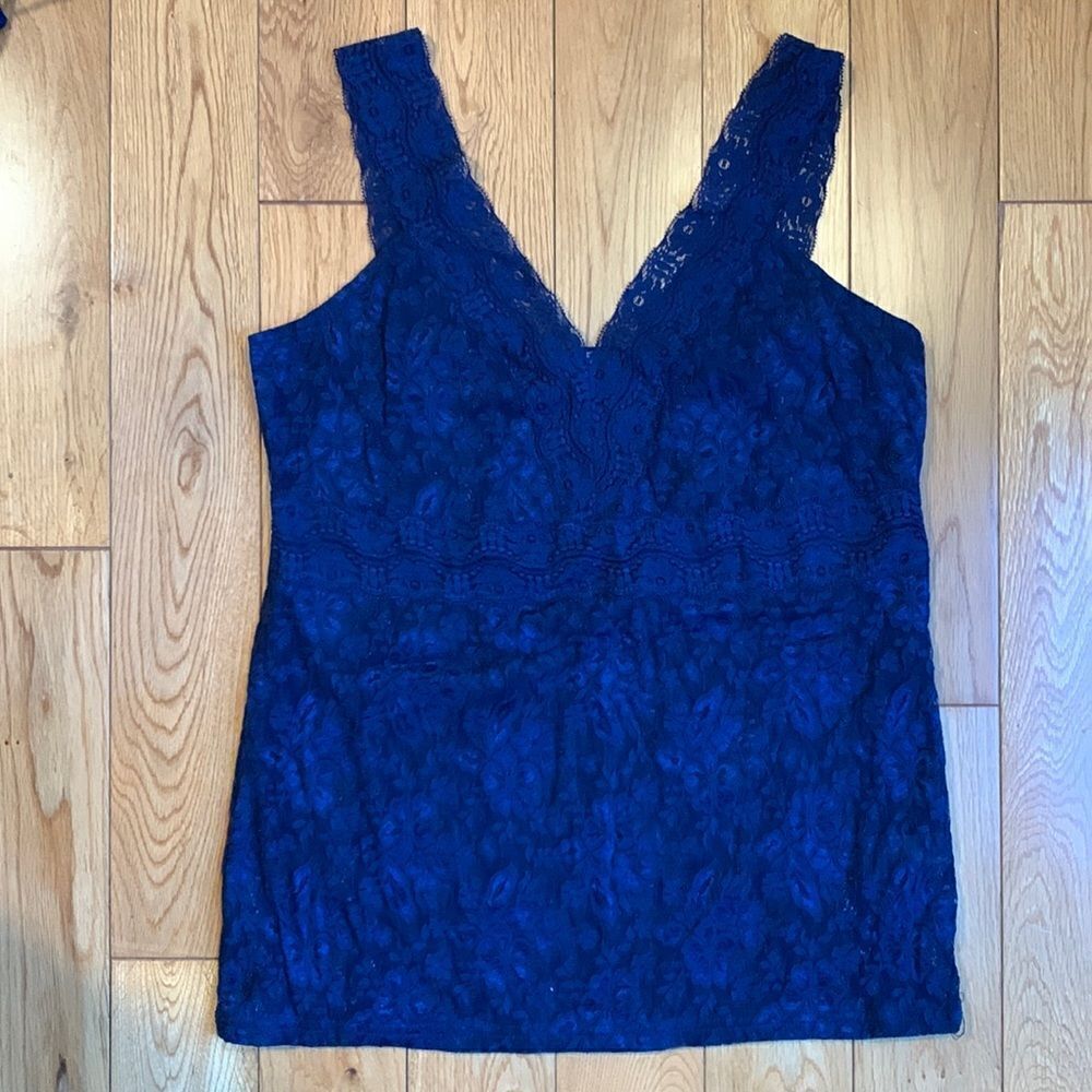 Roz & Ali Navy  lace cami tank top +lace straps + lightly lined + sz med